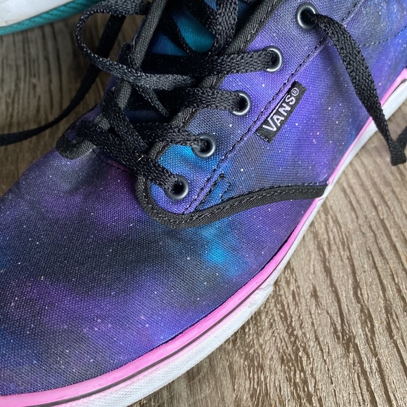 cosmic vans! - Picture 2 of 9